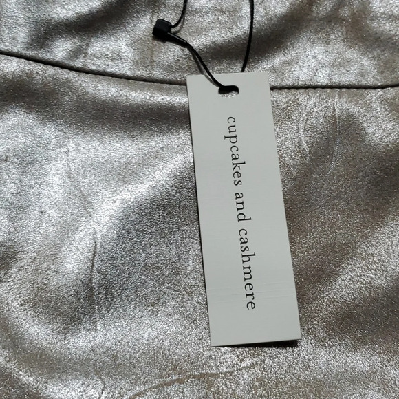 Cupcakes & cashmere silver toffee faux suede keller mini skirt NWT - Picture 4 of 8